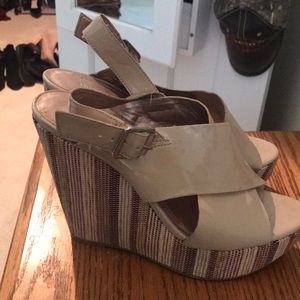BCBG wedge